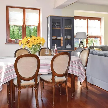 Beautiful In With Kitchen