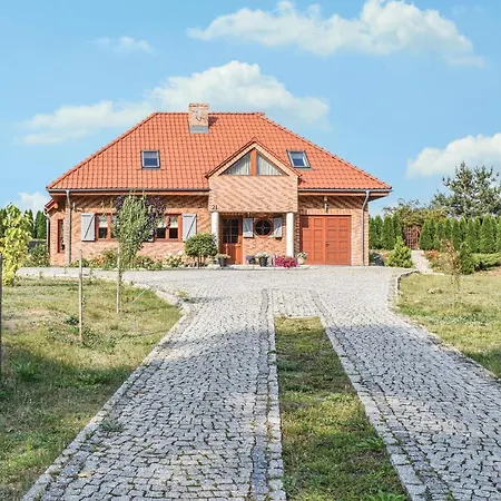 3 Bedroom Awesome In בית נופש Gardna Wielka